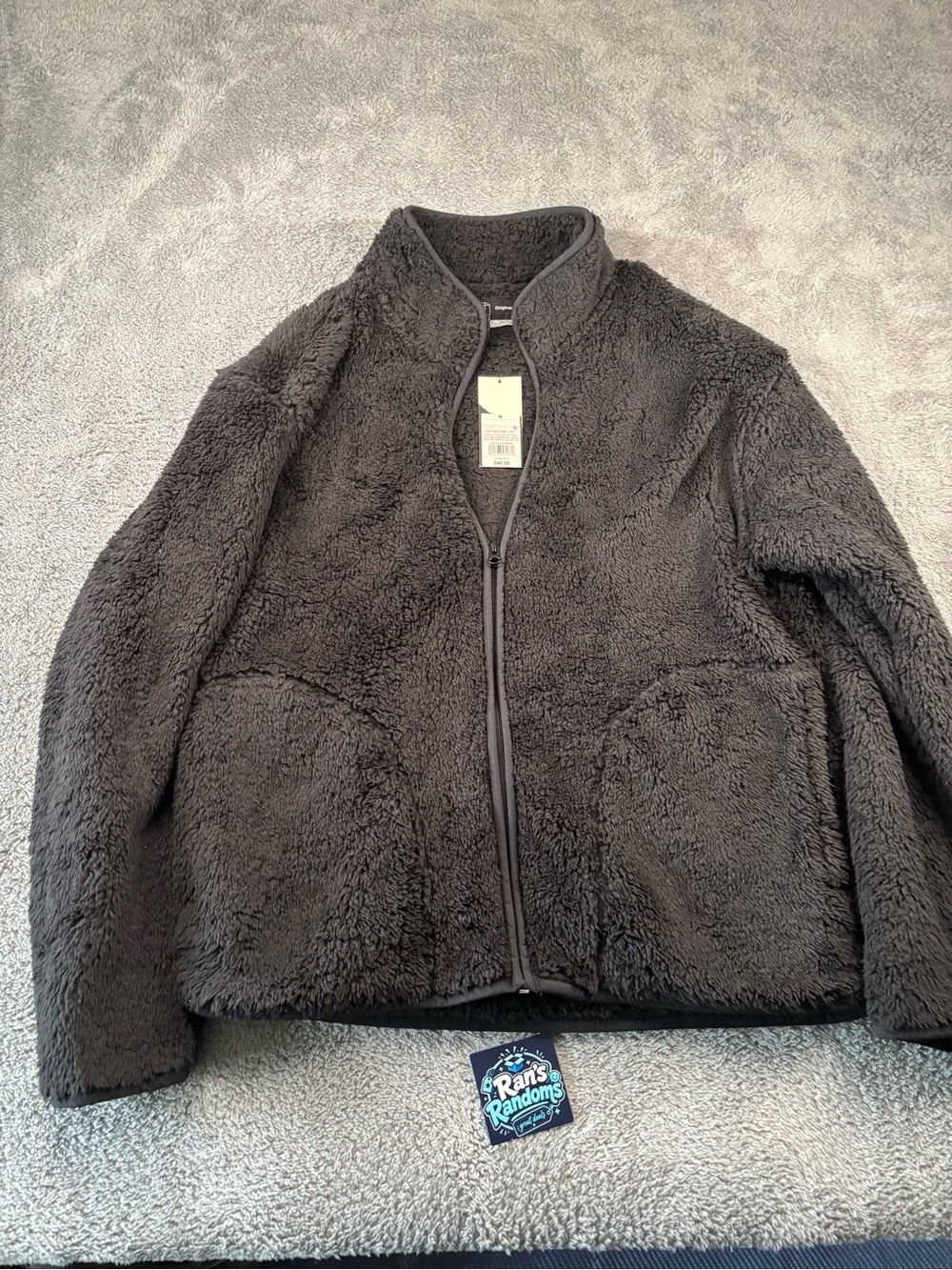 New with tags Original Use men’s sherpa fleece jacket in size Medium. Black/Ebon